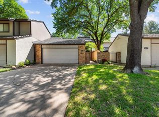 1013 Woodoak Ct, Fort Worth, TX 76112