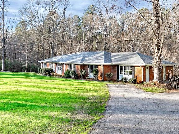 2nd image of 423 James Moore Dr