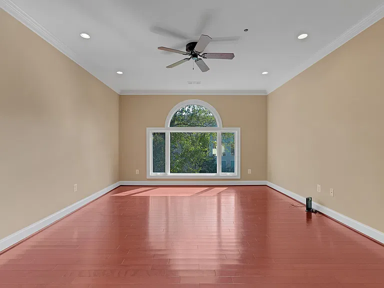 7607 Newmarket Dr — Photo 13