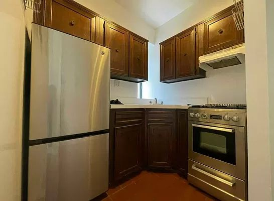 1st image of 300 E 84th St APT 2