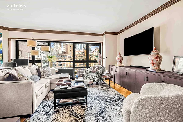 Sold by Sotheby's International Realty | media 1