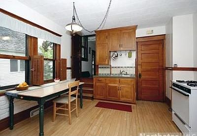 5th image of 2534 Madison St NE