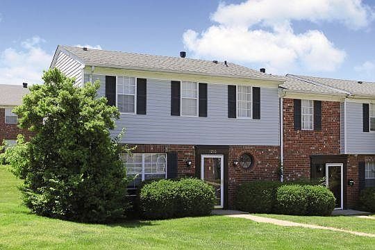2nd image of 8010 Summerfield Cir