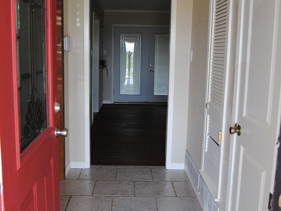 1st image of 411 Holly St