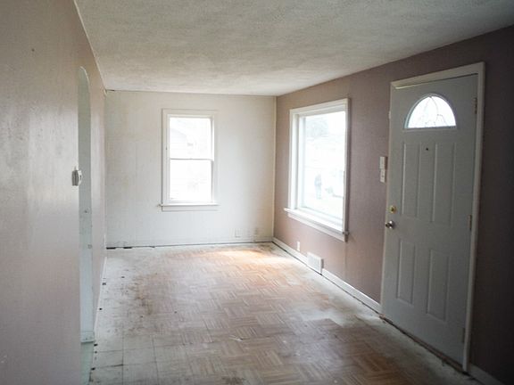 2nd image of 608 Esther St