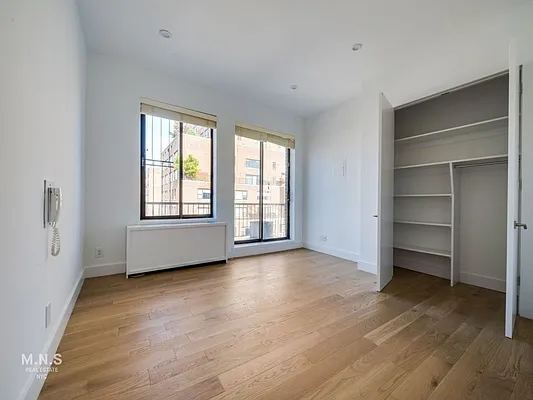 Rented by MNS | media 23