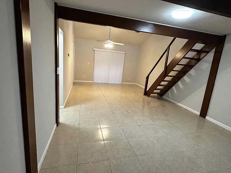 1811 Abbey Rd — Photo 9