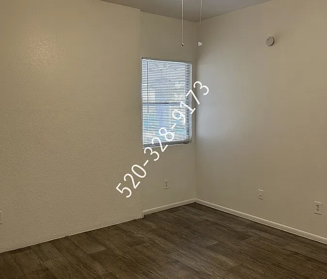 507 E Jacinto St — Photo 8
