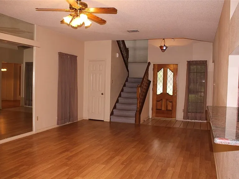 2141 Surrender Ave — Photo 13