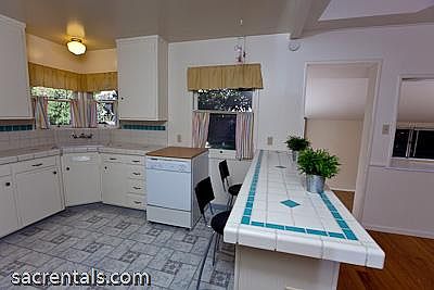 5th image of 1365 61st St