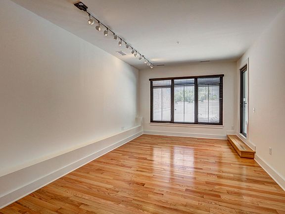 5th image of 304A E Grace St Unit 301