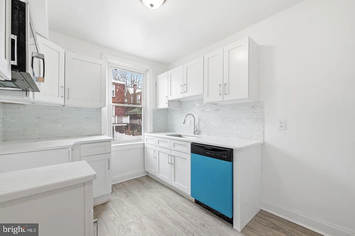 3 bed, 1.5 bath, 2200 sqft, $1,850 — Photo 1