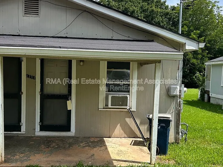 1111 Dewey St #B — Photo 1