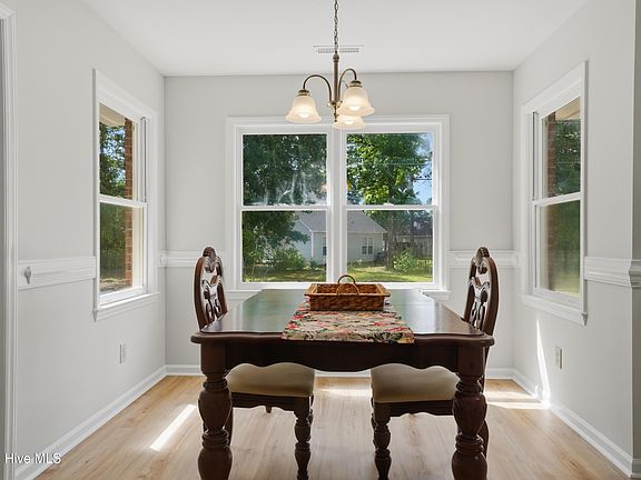 5th image of 312 Wendover Lane