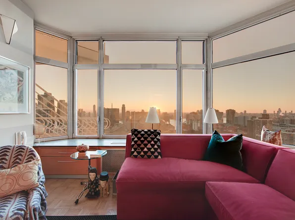 200 East 32nd Street image 1 of 12