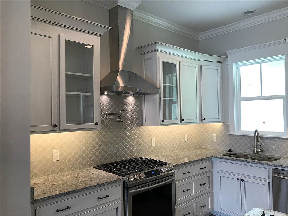 2nd image of 830 Piney Vlg
