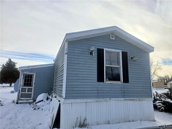 114 4th Dr, Weedsport, NY 13166
