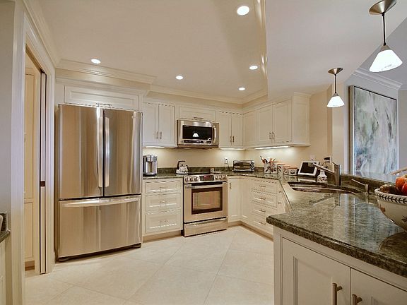 2nd image of 1815 Mooringline Dr Penthouse D