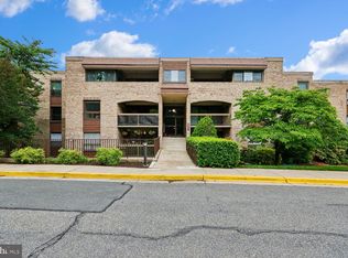 421 Christopher Ave APT 14, Gaithersburg, MD 20879