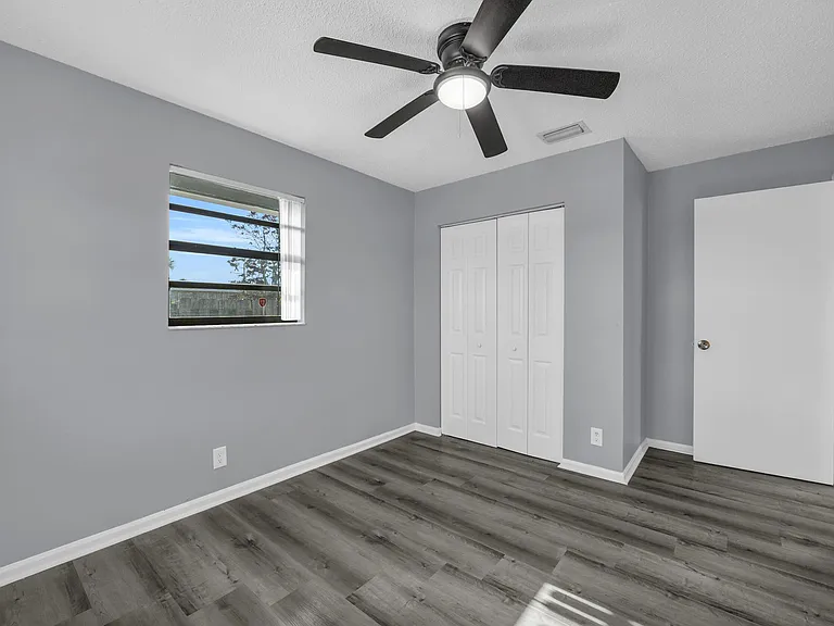 1565 W 28th St #A — Photo 10