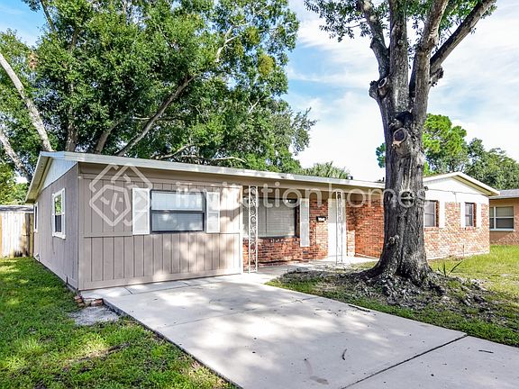 2nd image of 5602 Larimer Dr