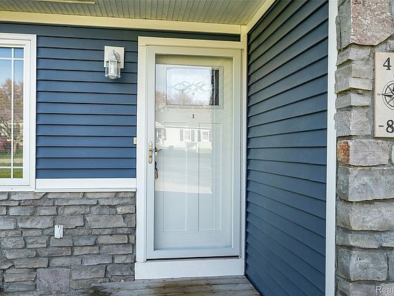 4th image of 7284 Shoreward Rd