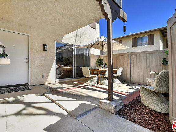 2nd image of 10341 Canoga Ave Unit 3