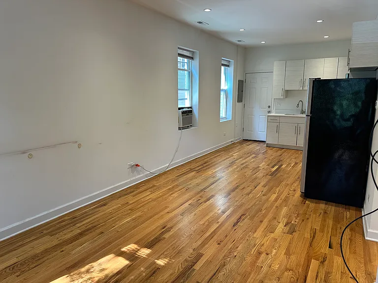 1452 N Greenview Ave #1F — Photo 5