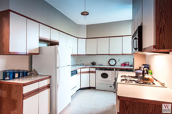 Sold by Wohlfarth & Associates Inc | media 24