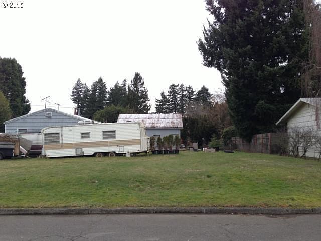 2nd image of 413 SE 154th Ave