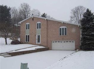 2028 Suzanne Dr, South Park, PA 15129
