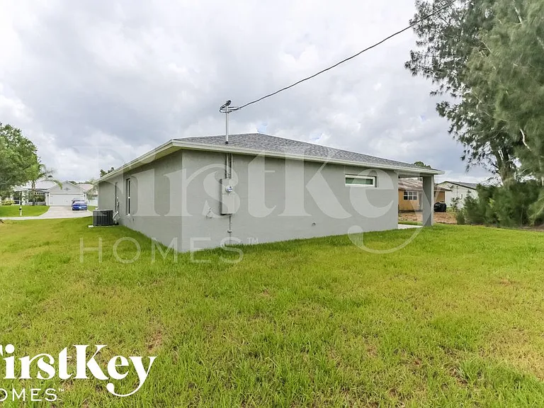 1062 SW Fenway Rd — Photo 13