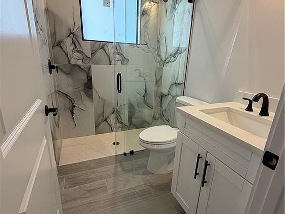 5th image of 2963 18th AVE NE