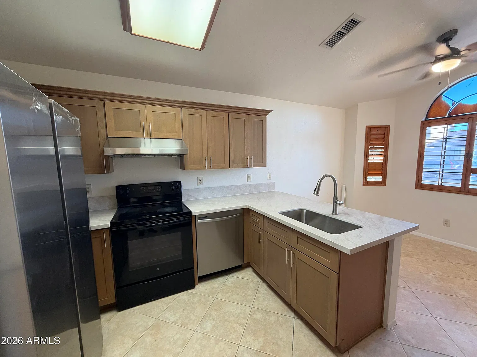 4 bed, 2.5 bath, 2261 sqft, $2,850 — Photo 4