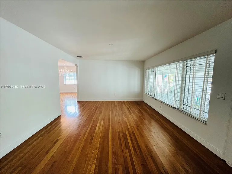 1116 Biarritz Dr — Photo 3