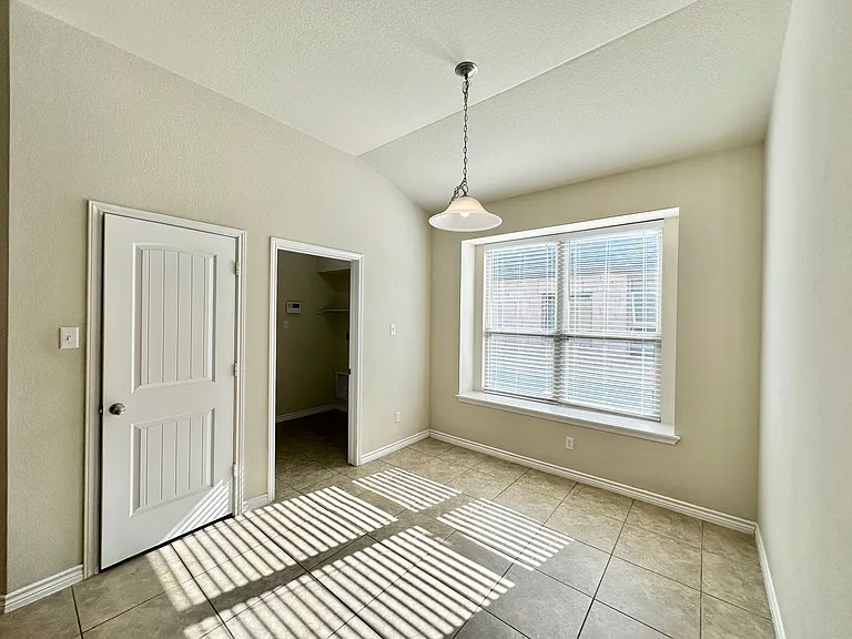3383 Vineyard Trl — Photo 17