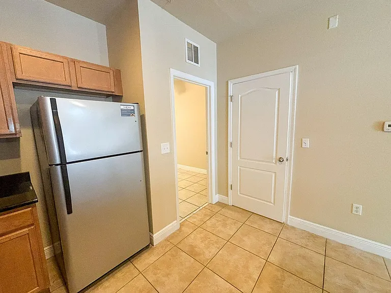 2946 SW 35th Pl #40 — Photo 8