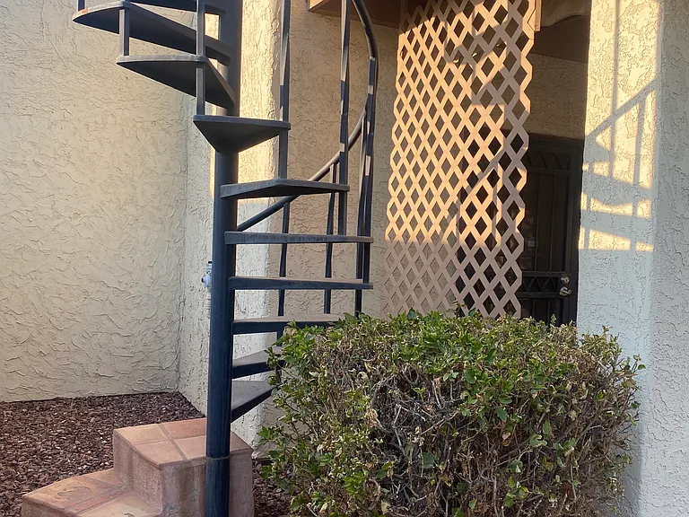 2909 W Sierra St — Photo 22