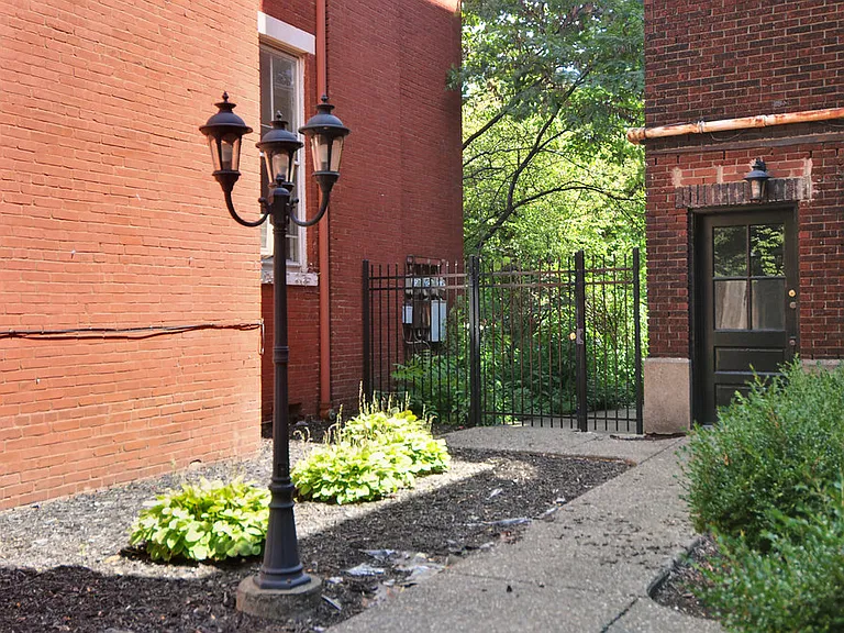 409 W Bloom St #11 — Photo 3