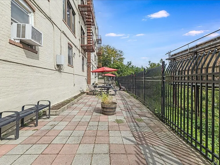 108 Palisade Ave #A2 — Photo 25