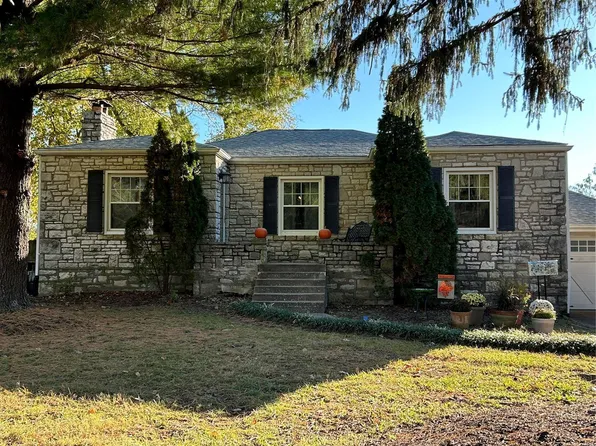 11210 Morrow Dr, Saint Ann, MO 63074