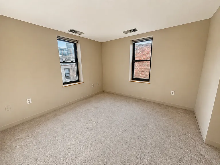 87 Gainsborough St — Photo 8