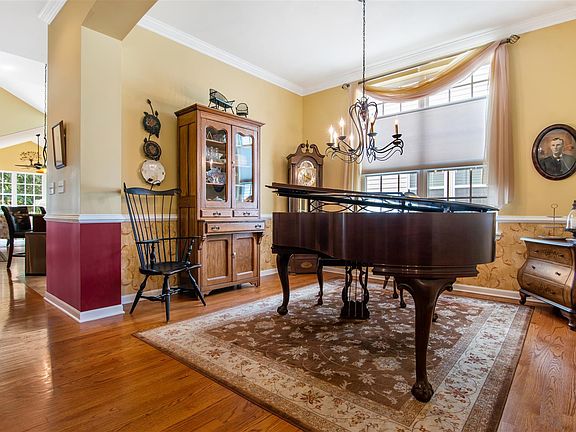 4th image of 1258 Everwood Ct