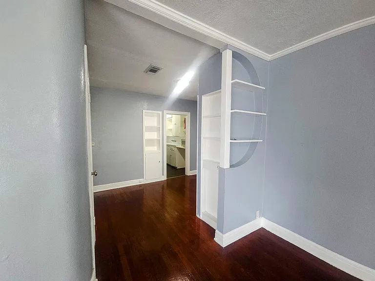 1904 W Main St #4 — Photo 8