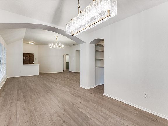 5th image of 6016 Vista Ln
