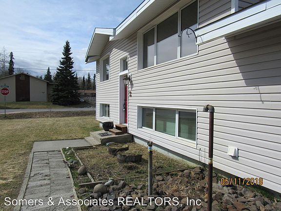 3rd image of 4094 Yvonne Ave