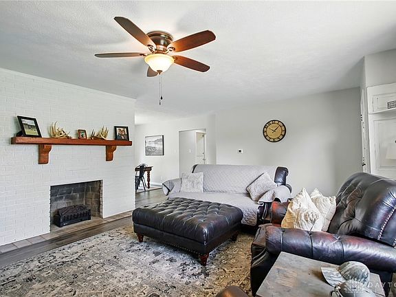 4th image of 125 Countryside Dr