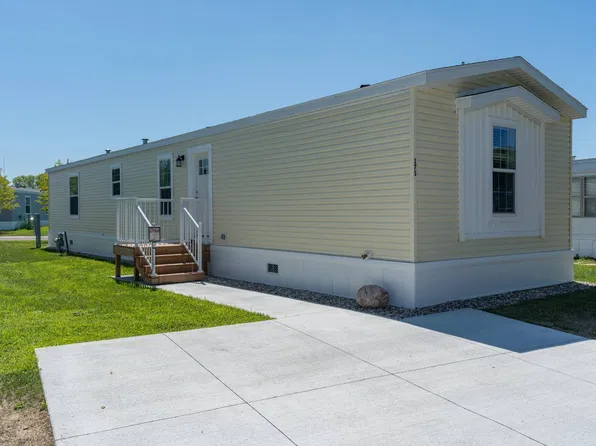 171 Kingsway Dr, North Mankato, MN 56003