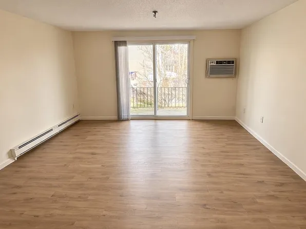 502 High St #204, Hampton, NH 03842