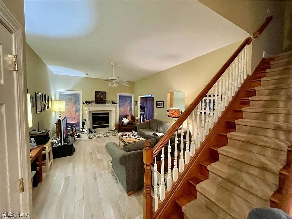 19579 Hunt Rd, Strongsville, OH 44136 MLS 4450404 Zillow